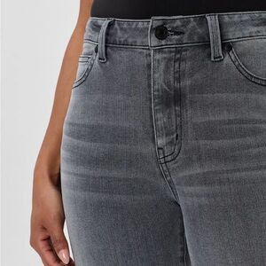 Quince Bella Stretch Straight Leg Jeans
Size 27
Color Grayed Out